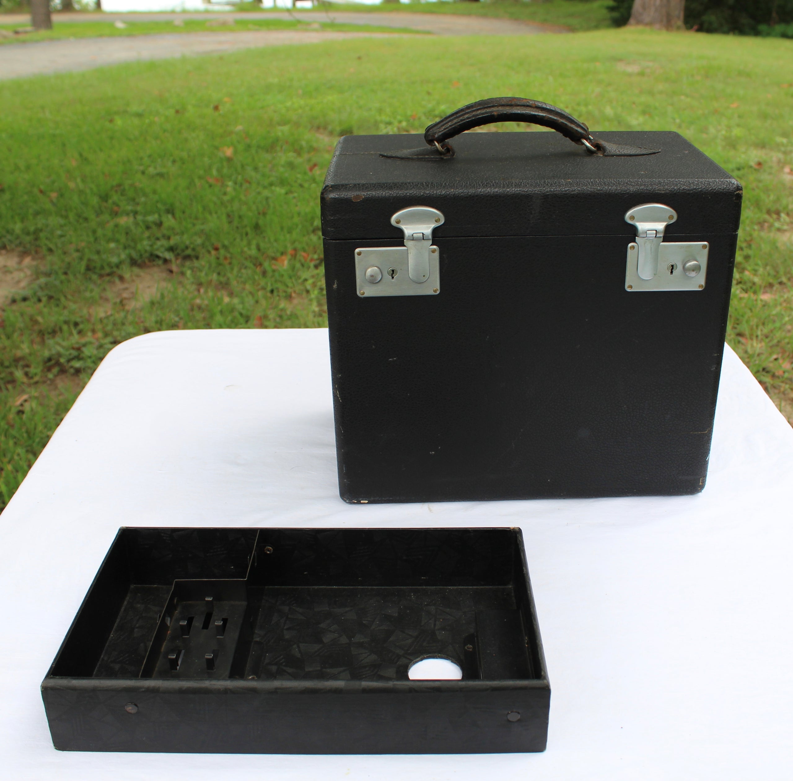 A Restored Vintage Singer Sewing Machine Carrying Case 